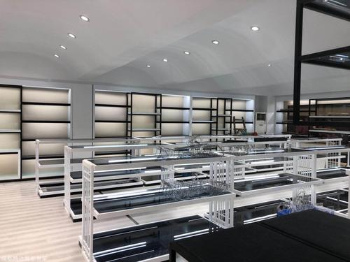成都腾达展柜 匠心定制，成就酒店用品展示新高度